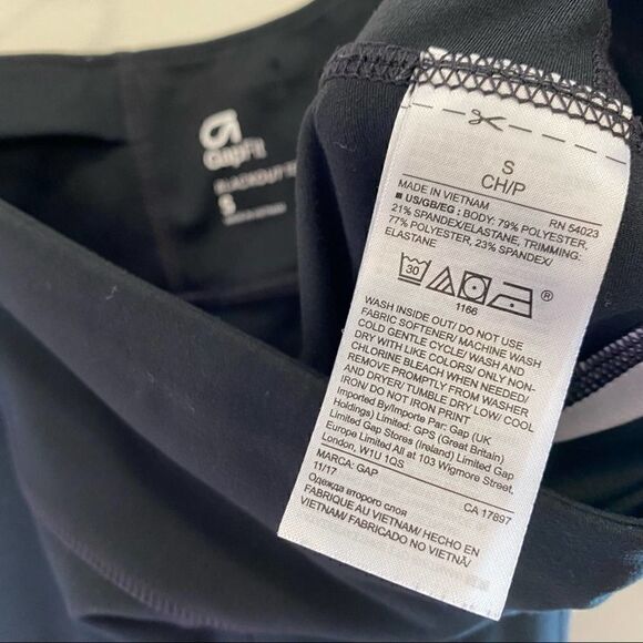 Gap Fit blackout technology workout leggings small - Picture 7 of 7